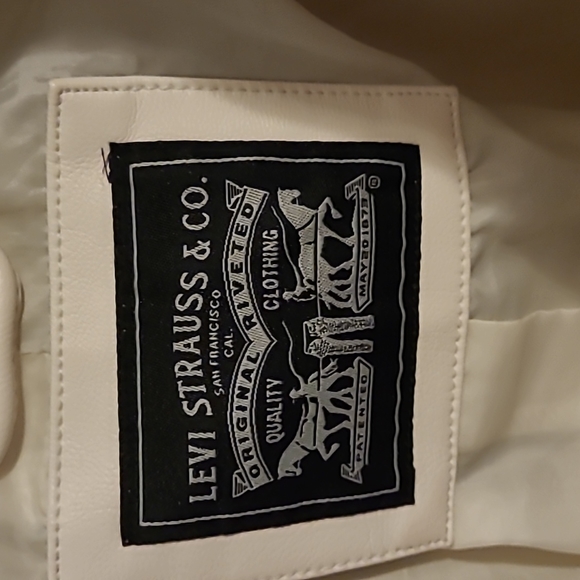 Levis White Faux Leather Jacket - Picture 2 of 8